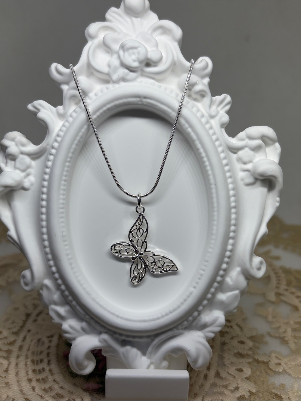 925 Sterling Silver Filigree Butterfly 20” Chain Necklace Feminine Romantic - Picture 2 of 5
